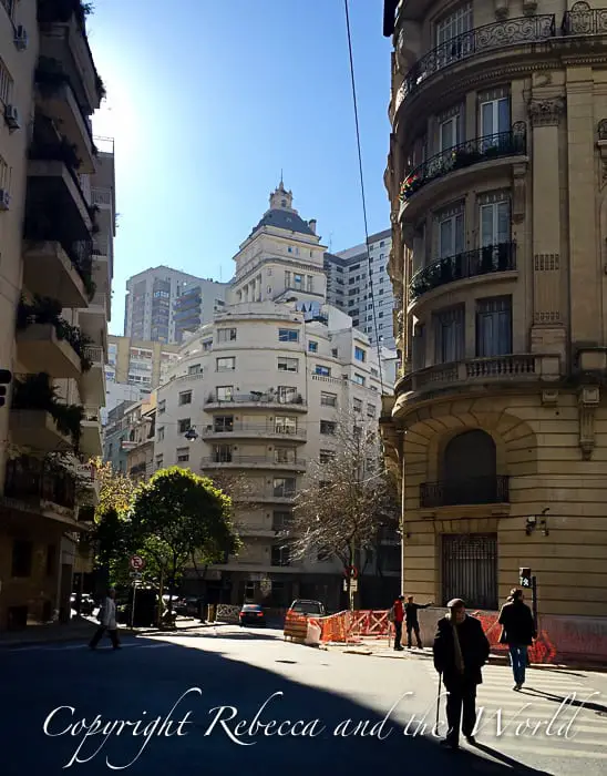 Planning to visit Buenos Aires? To help get you prepared for your trip, here are my first impressions of living in Buenos Aires - the good and the bad. | #argentina #buenosaires #expatlife #expat #expatliving #travel #visitbuenosaires