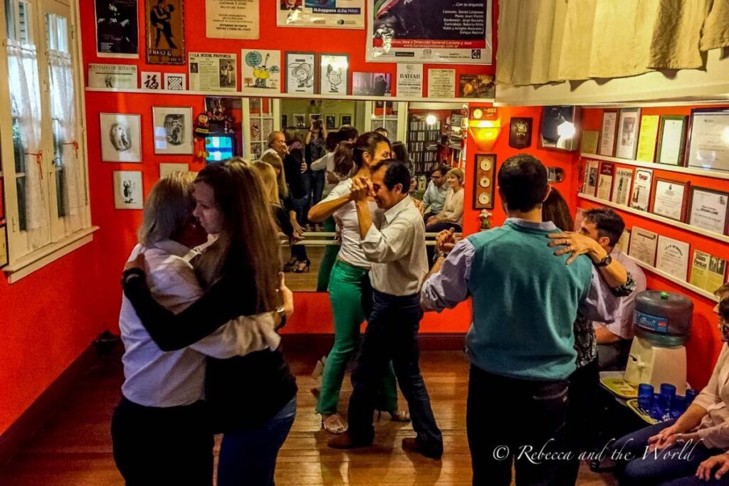 If you're interested in learning a few steps of tango while you visit Argentina, there are plenty of people offering private dance lessons