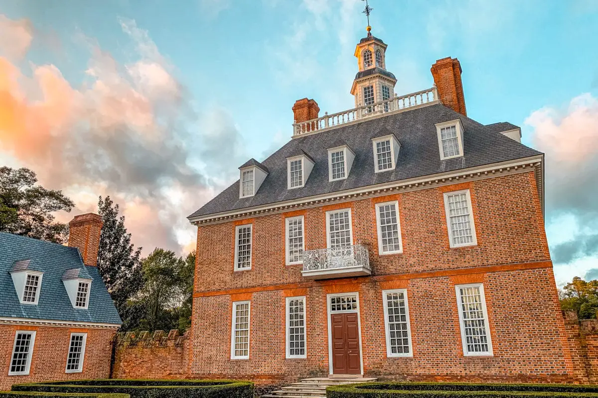 One of the many reasons to visit Williamsburg, Virginia, is to learn about US history