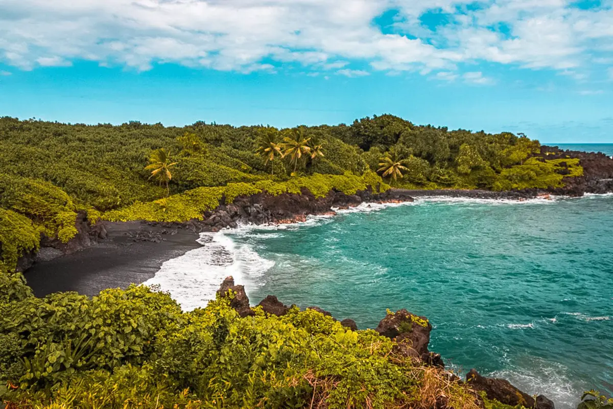 Waianapanapa Black Sand Beach on the Hawaiian island of Maui along Road to Hana, USA