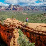 Planning a weekend in Sedona? Check out this guide which highlights the best hikes in Sedona, the top Sedona attractions for your Sedona itinerary and where to eat in Sedona. | #sedona #sedonaaz #arizona #usatravel #hiking #sedonthingstodo #sedonaweekend
